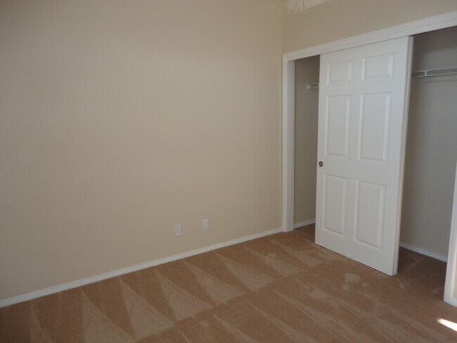 Building Photo - 6801 Augusta Hills Dr NE