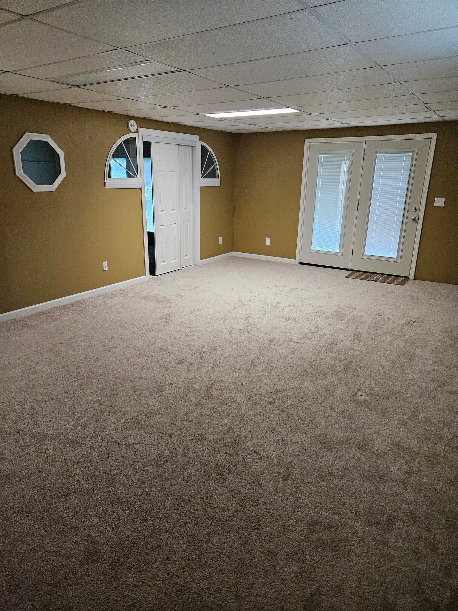 Building Photo - 70 Strawberry Cir