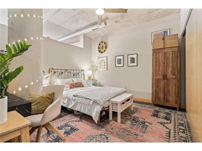 Building Photo - 720 N 4th St