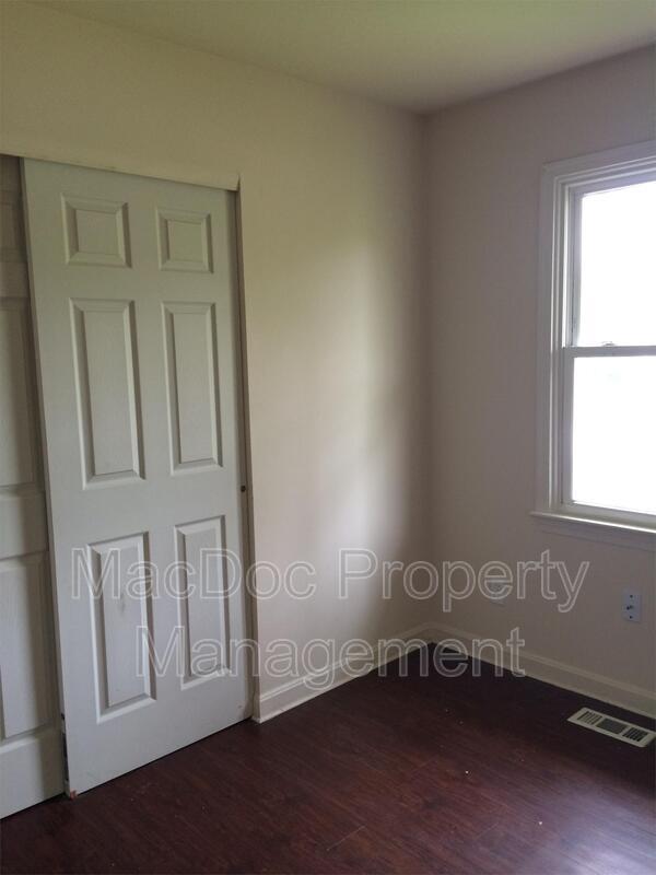 Building Photo - 298 Red Oak Dr
