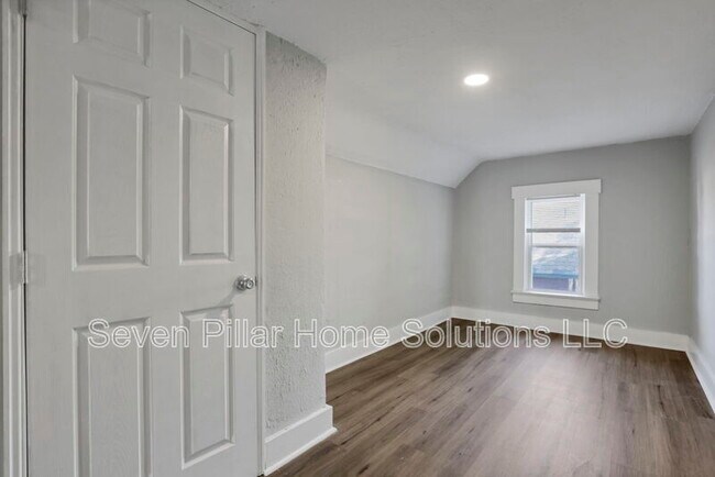 Building Photo - 1544 Granville St