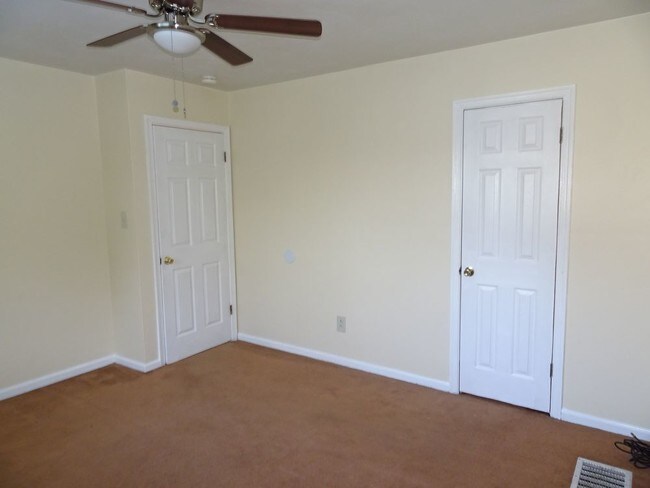 Building Photo - Two-Level Duplex in Coleman Place
