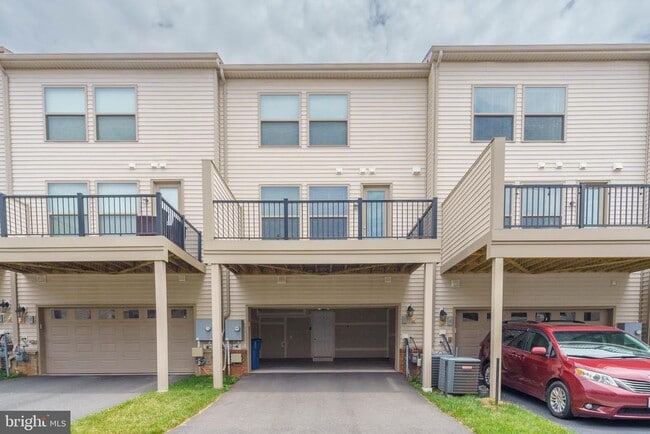 Building Photo - 23503 Adagio Terrace