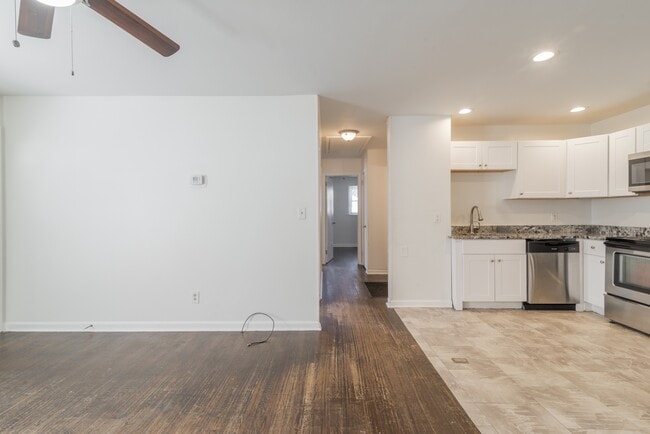 Building Photo - 1024 Houston St