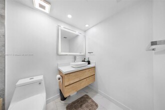 Building Photo - 7601 E Treasure Dr