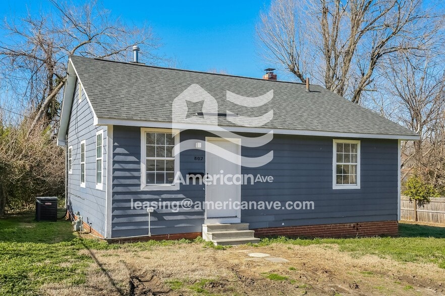 Building Photo - 802 Abington Dr