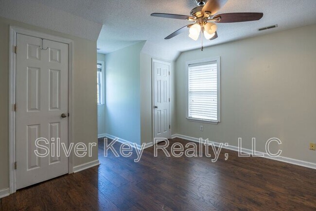 Building Photo - 1725 Brookwood Dr NE