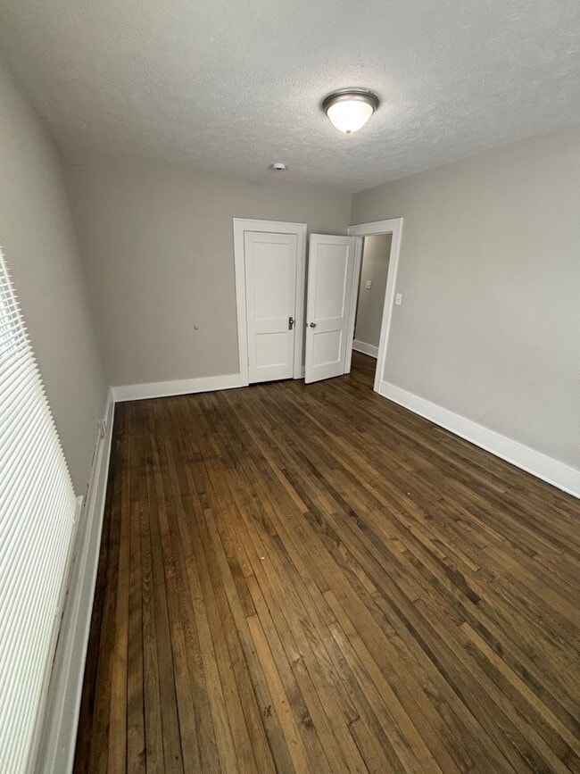 Building Photo - 827 Watson St SW