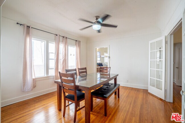 Building Photo - 162 S Berendo St