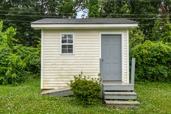 Building Photo - 3727 Bullard St