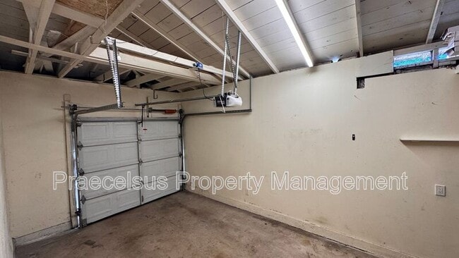 Building Photo - 37 E J St