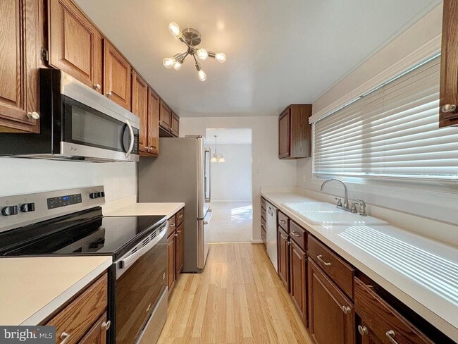 Building Photo - 29080 Autumnwood Dr