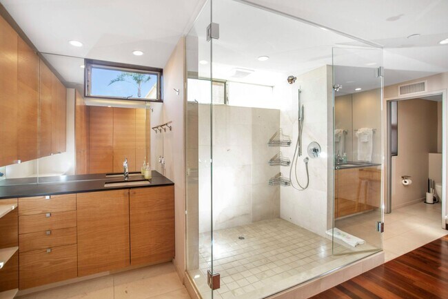 Building Photo - Experience La Jolla Living: Contemporary 3...