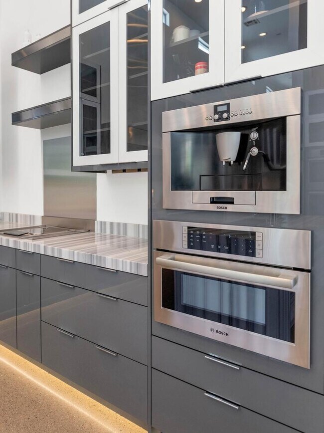 Building Photo - 4912 N 45th St