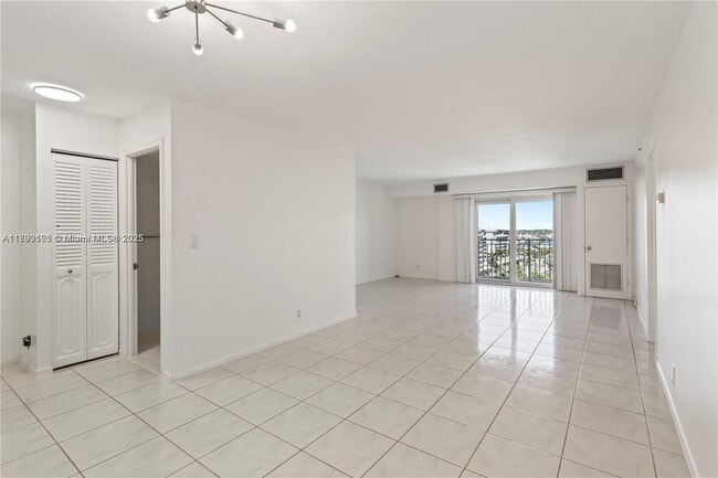 Building Photo - 3215 S Ocean Blvd