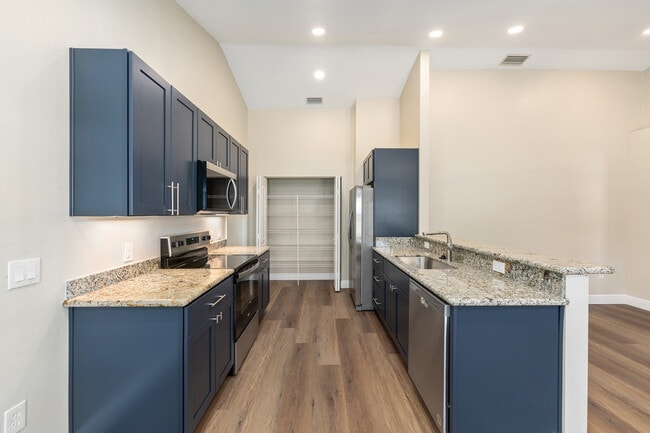 Building Photo - 6523 NW 109th Pl