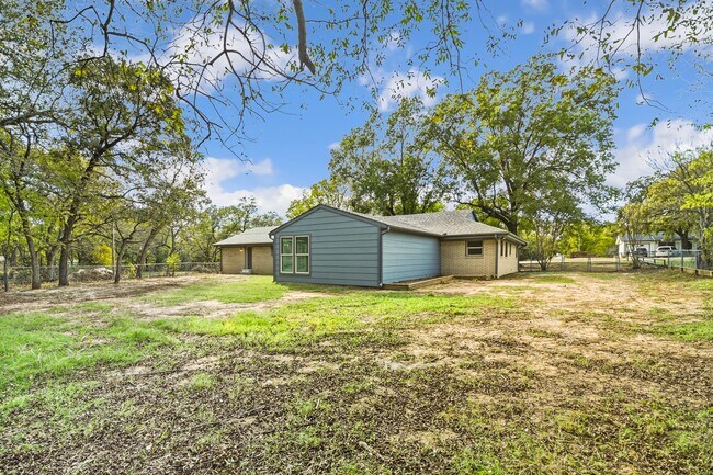 Building Photo - 243 Orchard St