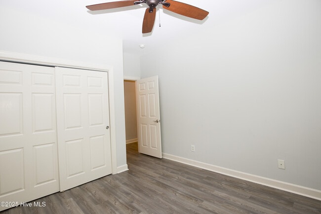 Building Photo - 768 Gold Finch Way