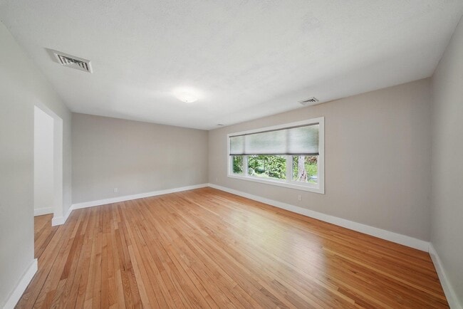Building Photo - 30 Doe Rd