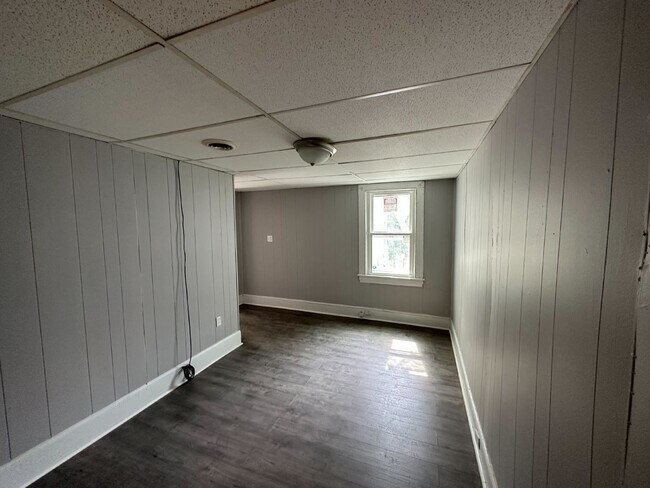 Building Photo - "3-Bedroom Home on Larkwood Ave – Spacious...