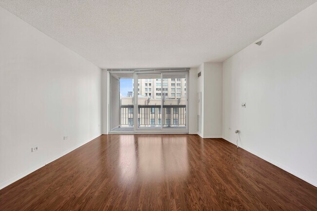 Building Photo - 545 N Dearborn St
