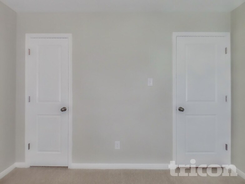 Building Photo - 10050 Cerritos dr