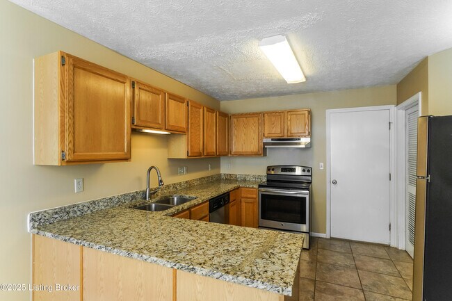 Building Photo - 4005 Chenwood Ln