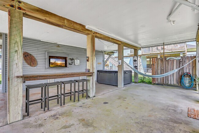 Building Photo - 21600 Zachary Dr