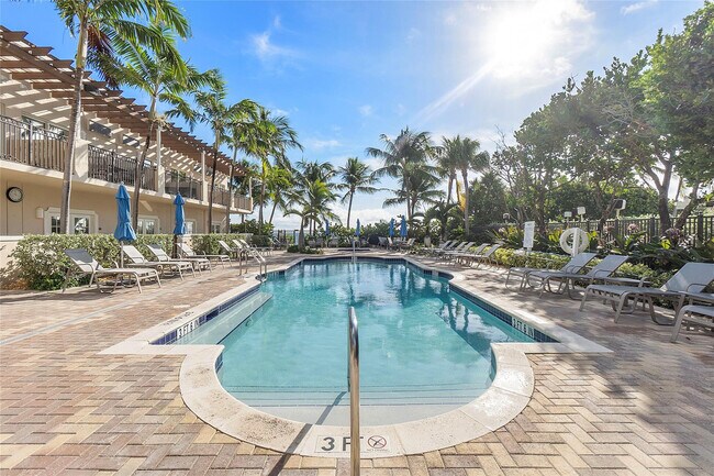 Building Photo - 2011 N Ocean Blvd