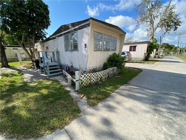 Building Photo - 4900 Tice St