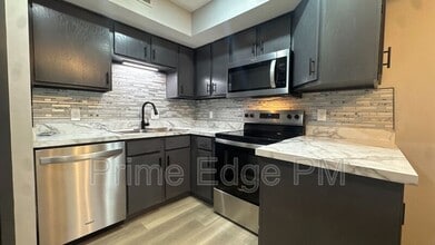 Building Photo - 1701 Ridgehaven Ct