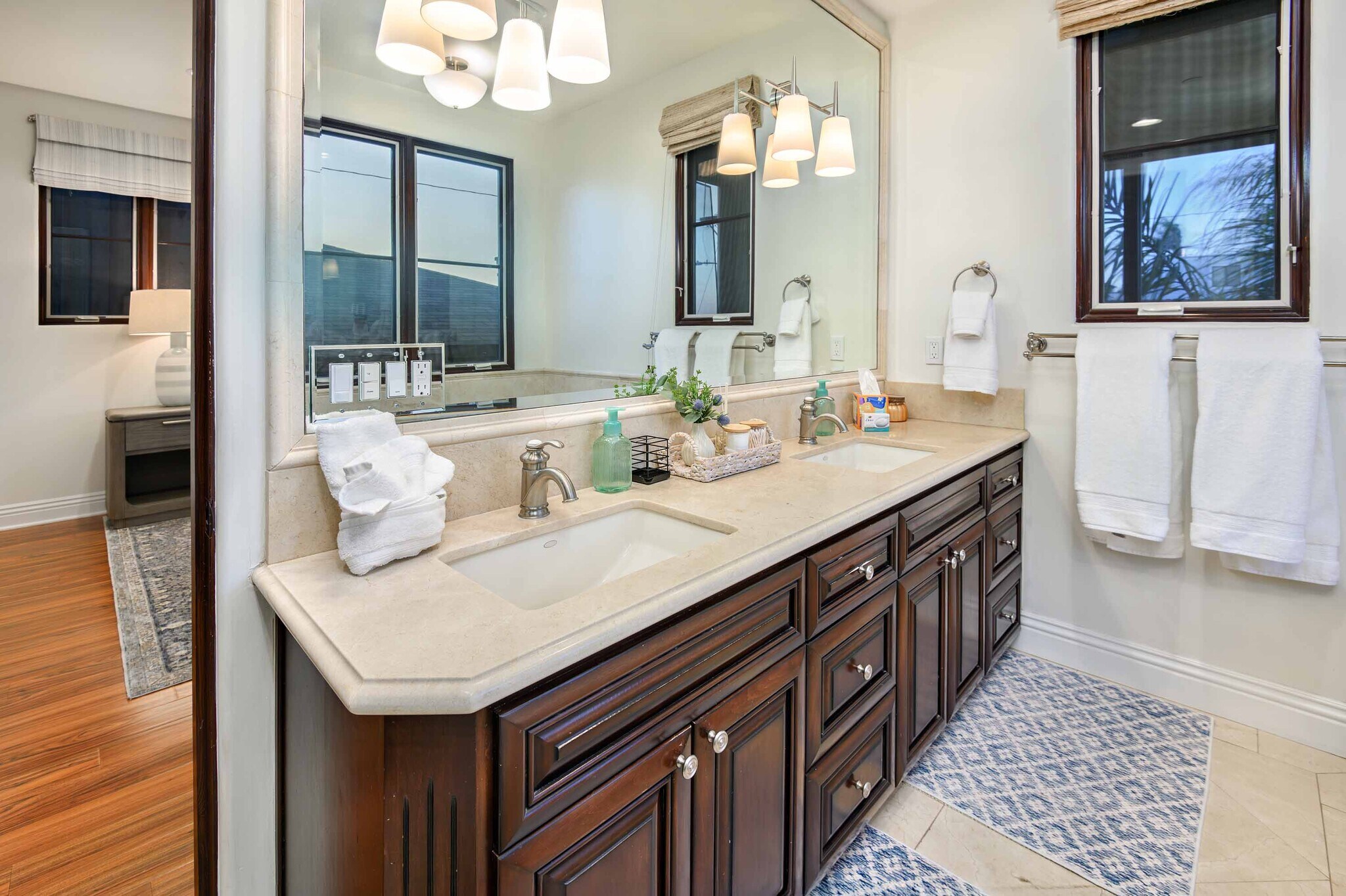 Building Photo - 319 33rd St