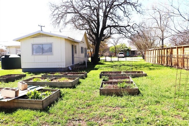 Building Photo - 535 W Vaughan St