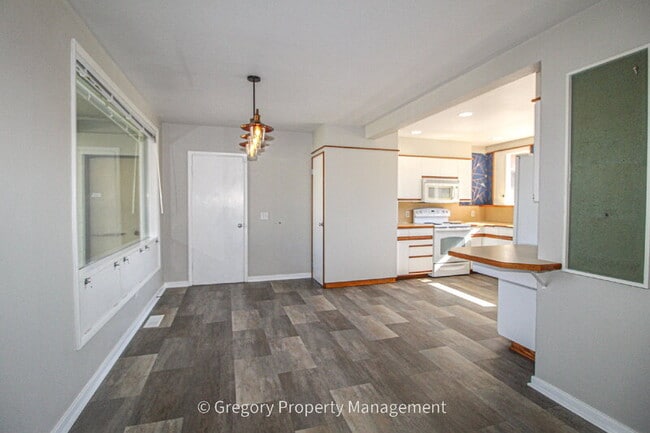 Building Photo - 4418 Colby Ave