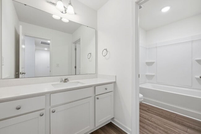 Building Photo - 307 Spaight Acrs Wy