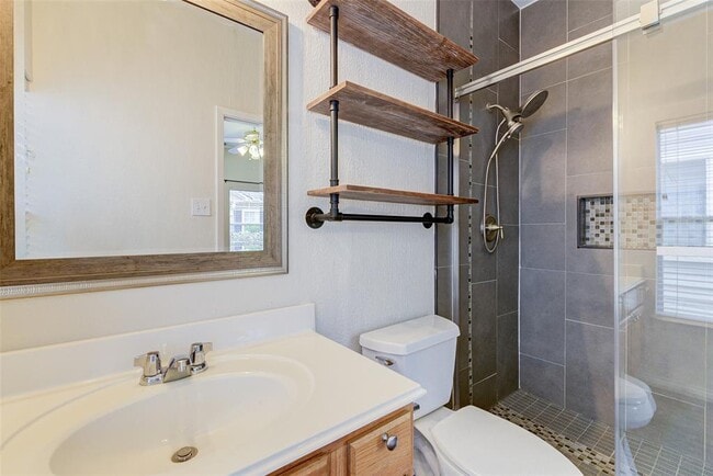 Building Photo - 3930 Mossy Pl Ln