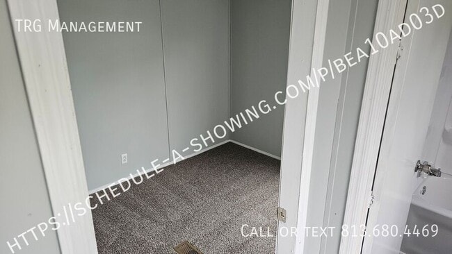 Building Photo - 202 Albacore Ln
