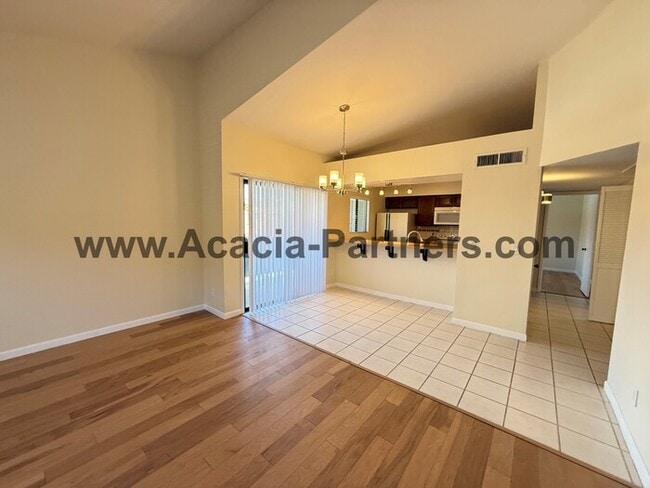 Building Photo - Two Bedroom on East Side