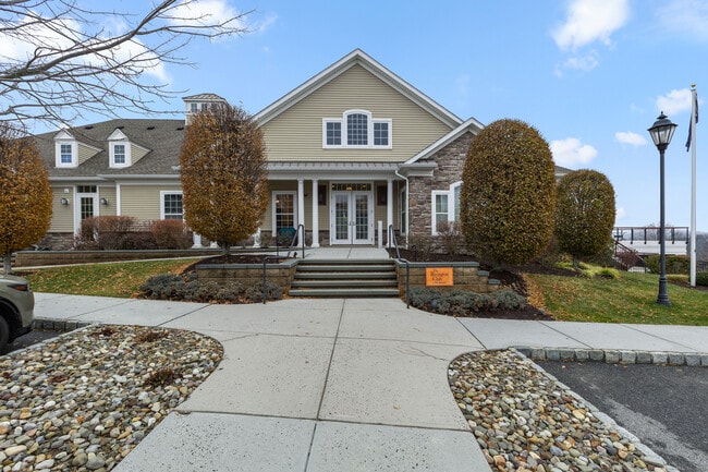 Building Photo - 164 Warrington Round