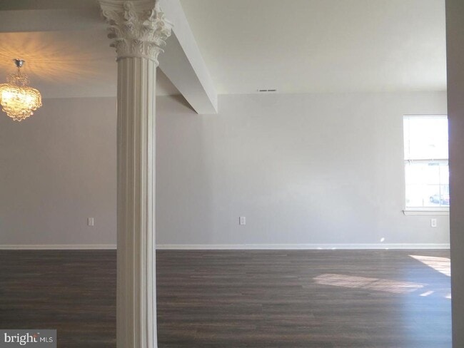 Building Photo - 3606 N Carriage Ct