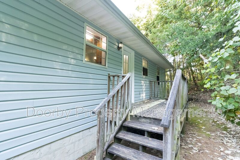 Building Photo - 333 Withrow Rd