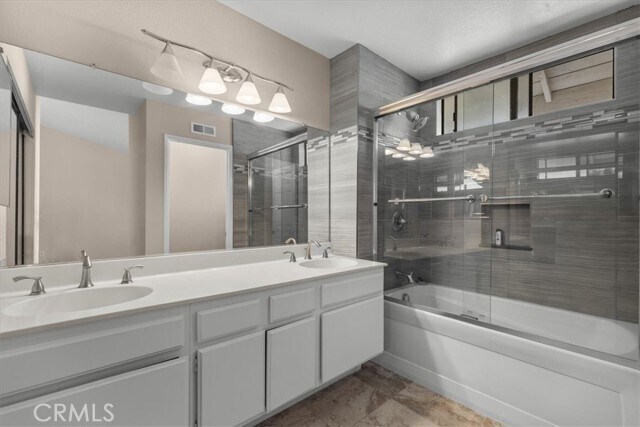Building Photo - 2621 Plaza del Amo