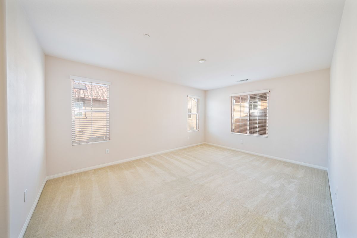 Building Photo - 372 Cardinal Ln