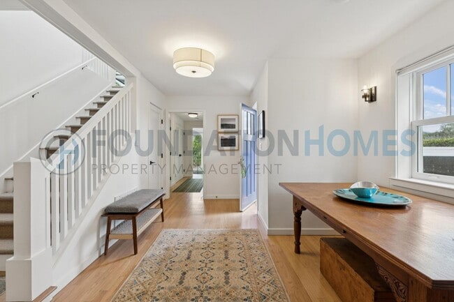 Building Photo - Furnished Mill Valley Home with Mt. Tam Views | Available Through December  - FOUNDATION