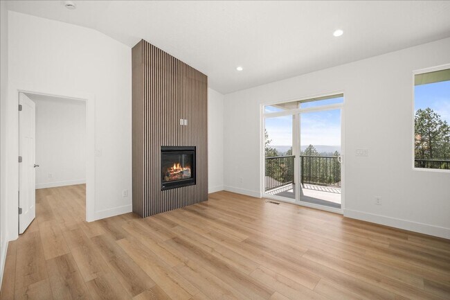 Building Photo - $3,375 - 4 Bed / 3 Bath Stunning Brand New...