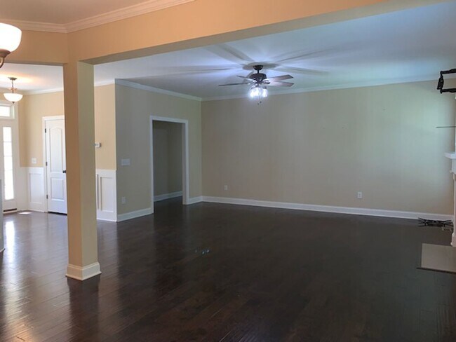 Building Photo - 2486 Golden Forest Dr