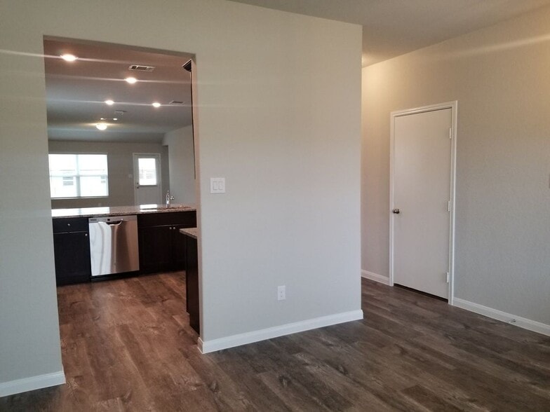Building Photo - 6035 Akin Pl