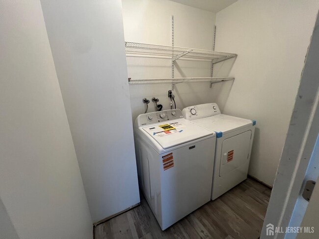 Building Photo - 127 Aspen Dr