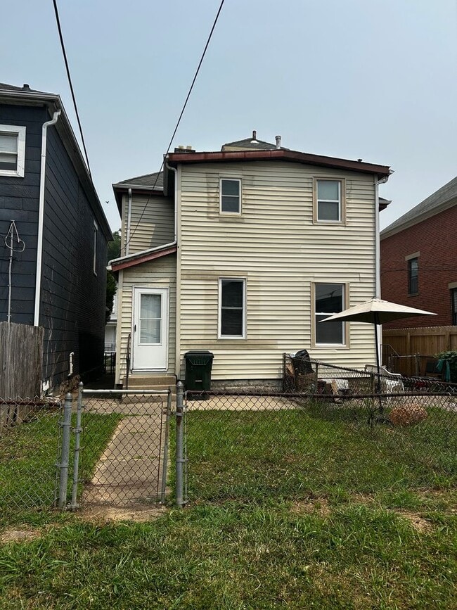 Building Photo - 521-523 Cline Street