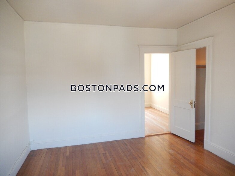 Building Photo - 1167 Boylston St